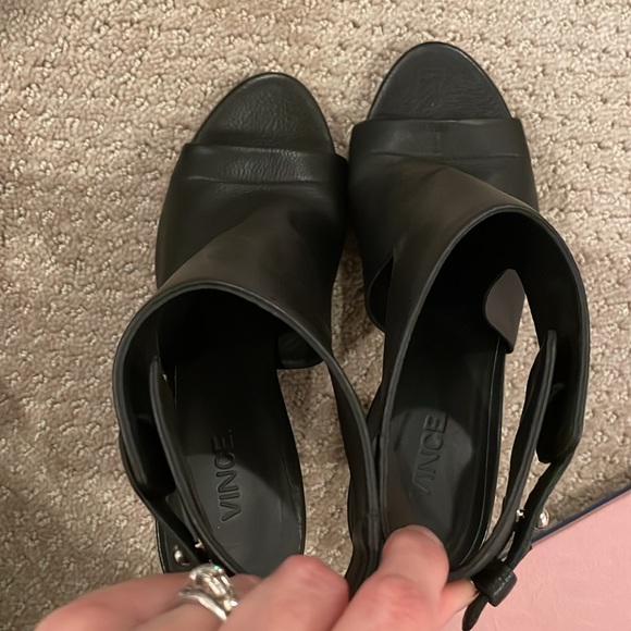 Vince "Addie" booties sandals sz 7.5 black leather - Picture 8 of 9